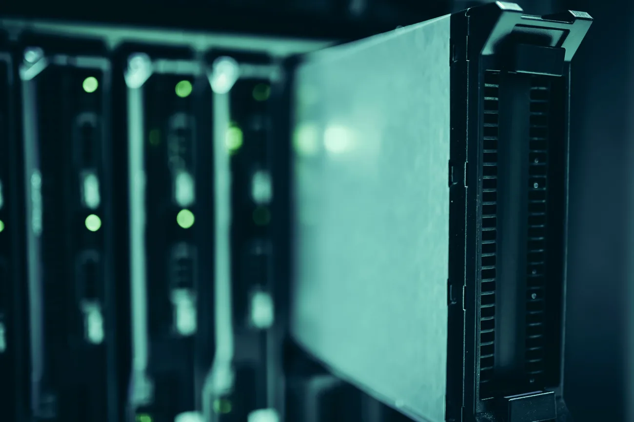 Discos SSD extraíbles de un servidor de hosting de alto rendimiento